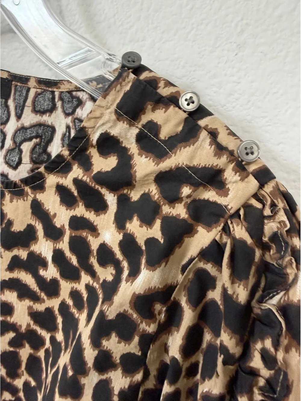 J. Crew Ruffled 3/4 Sleeve Round Neck Animal Print 100% Cotton Blouse Size M